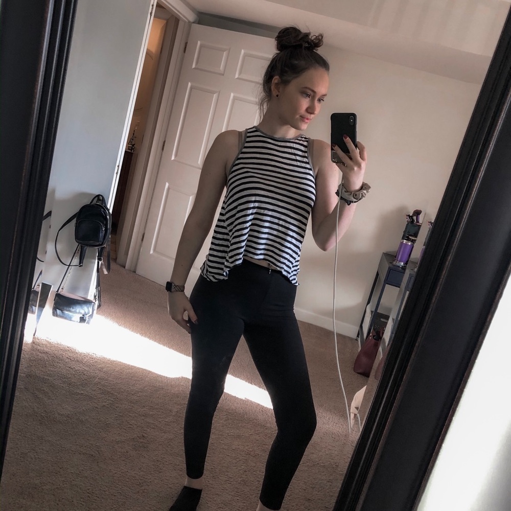 3+ Bundle 50% Off - B&W Striped Sleeveless CropTop